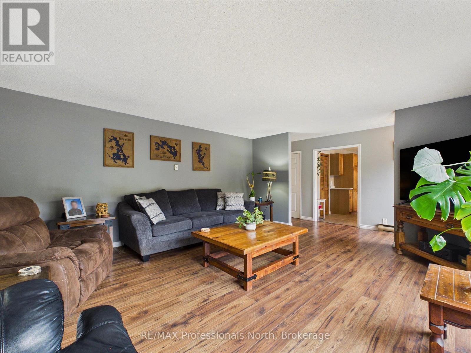 4226 Aspdin Road Property Photo 8