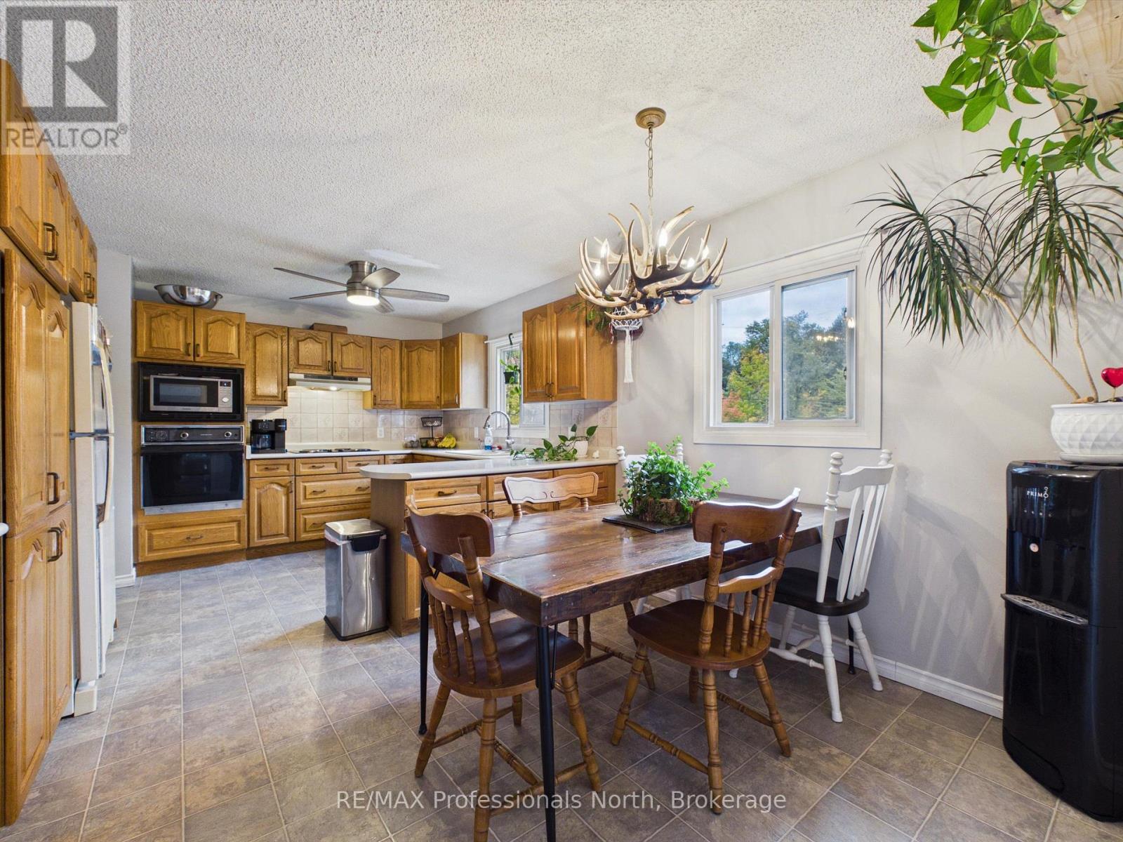 4226 Aspdin Road Property Photo 9