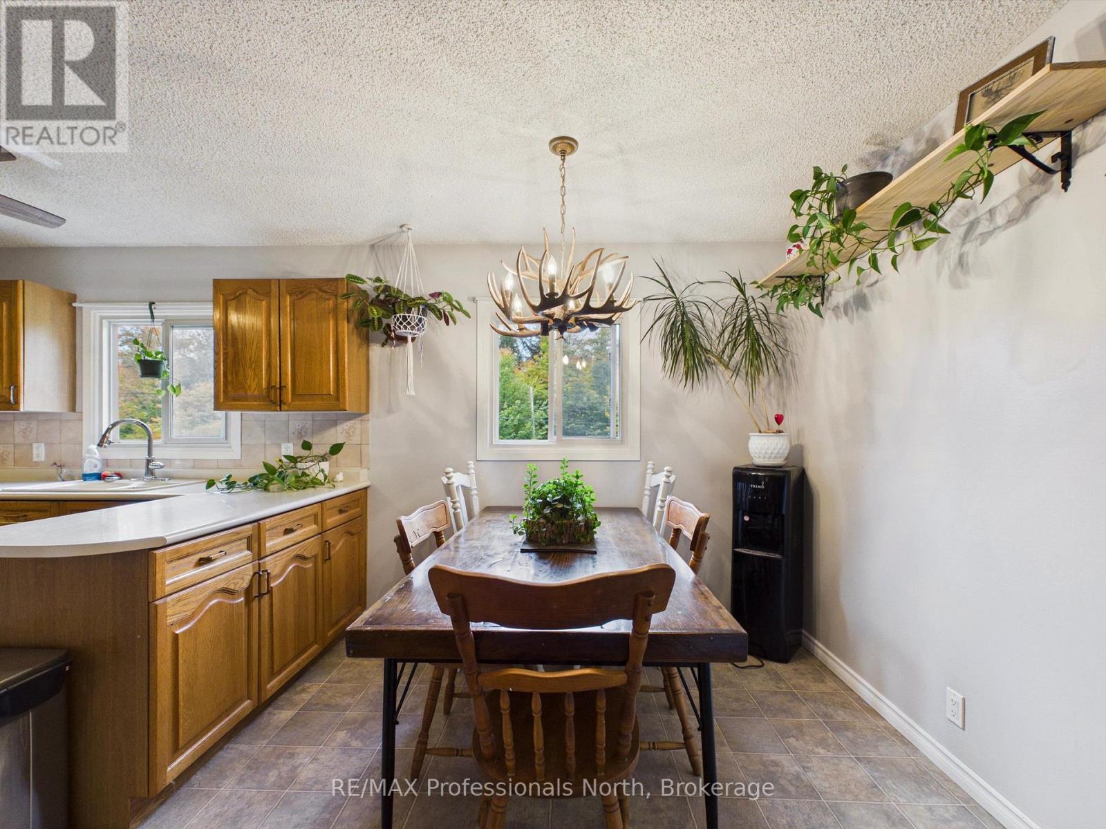 4226 Aspdin Road Property Photo 10