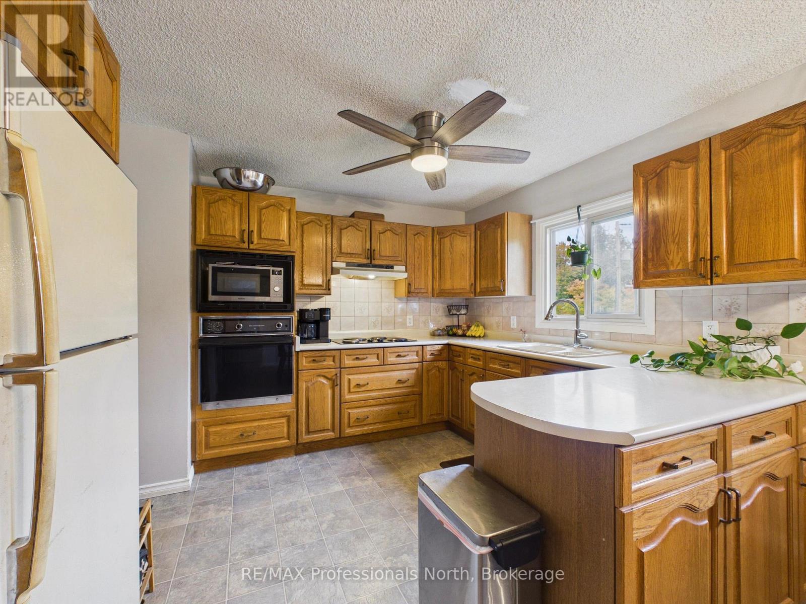 4226 Aspdin Road Property Photo 11