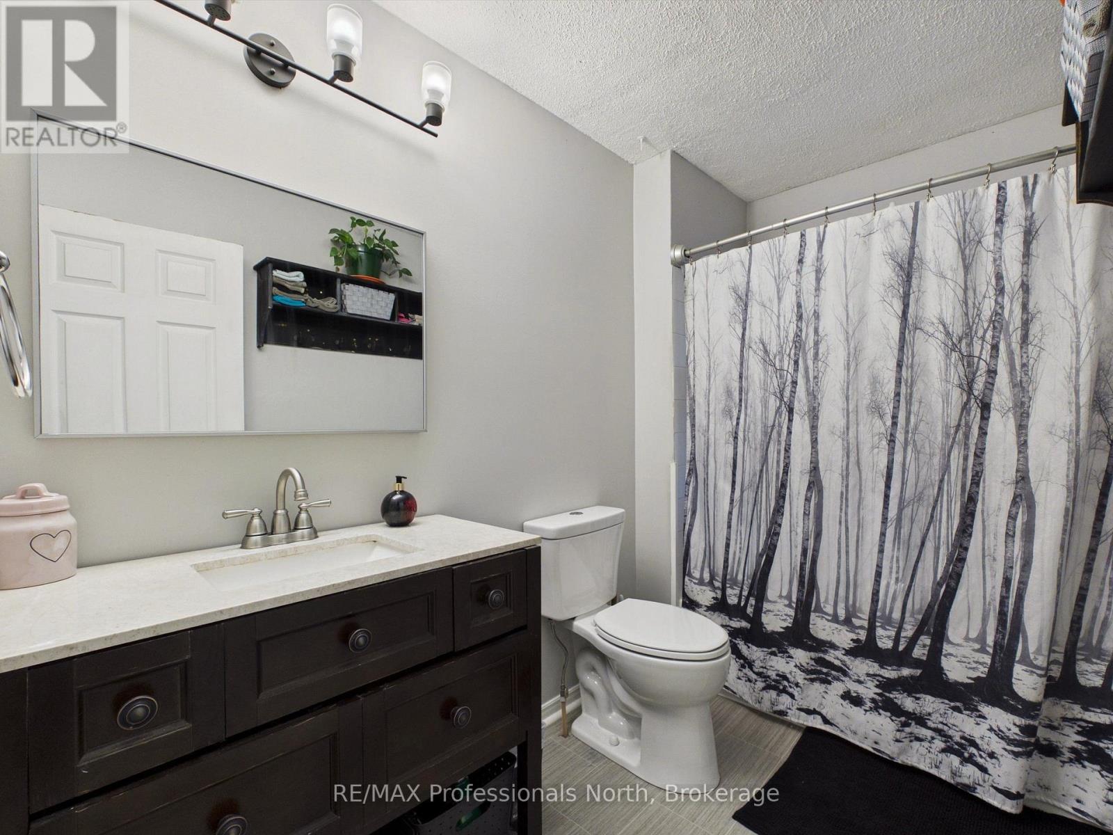 4226 Aspdin Road Property Photo 17