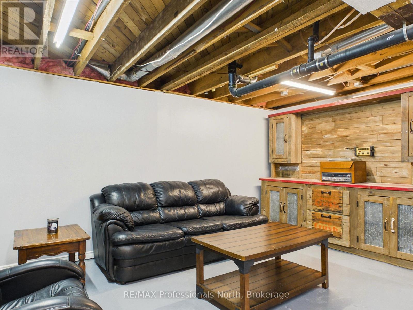4226 Aspdin Road Property Photo 19