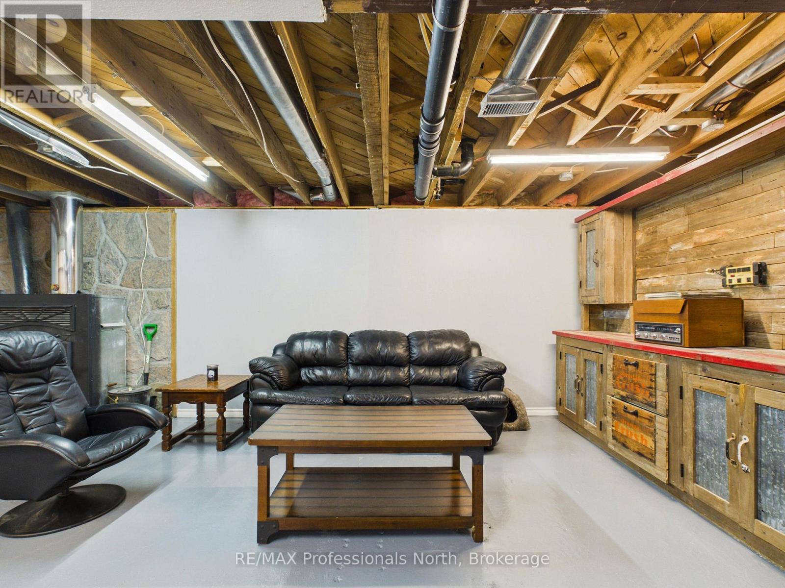 4226 Aspdin Road Property Photo 20