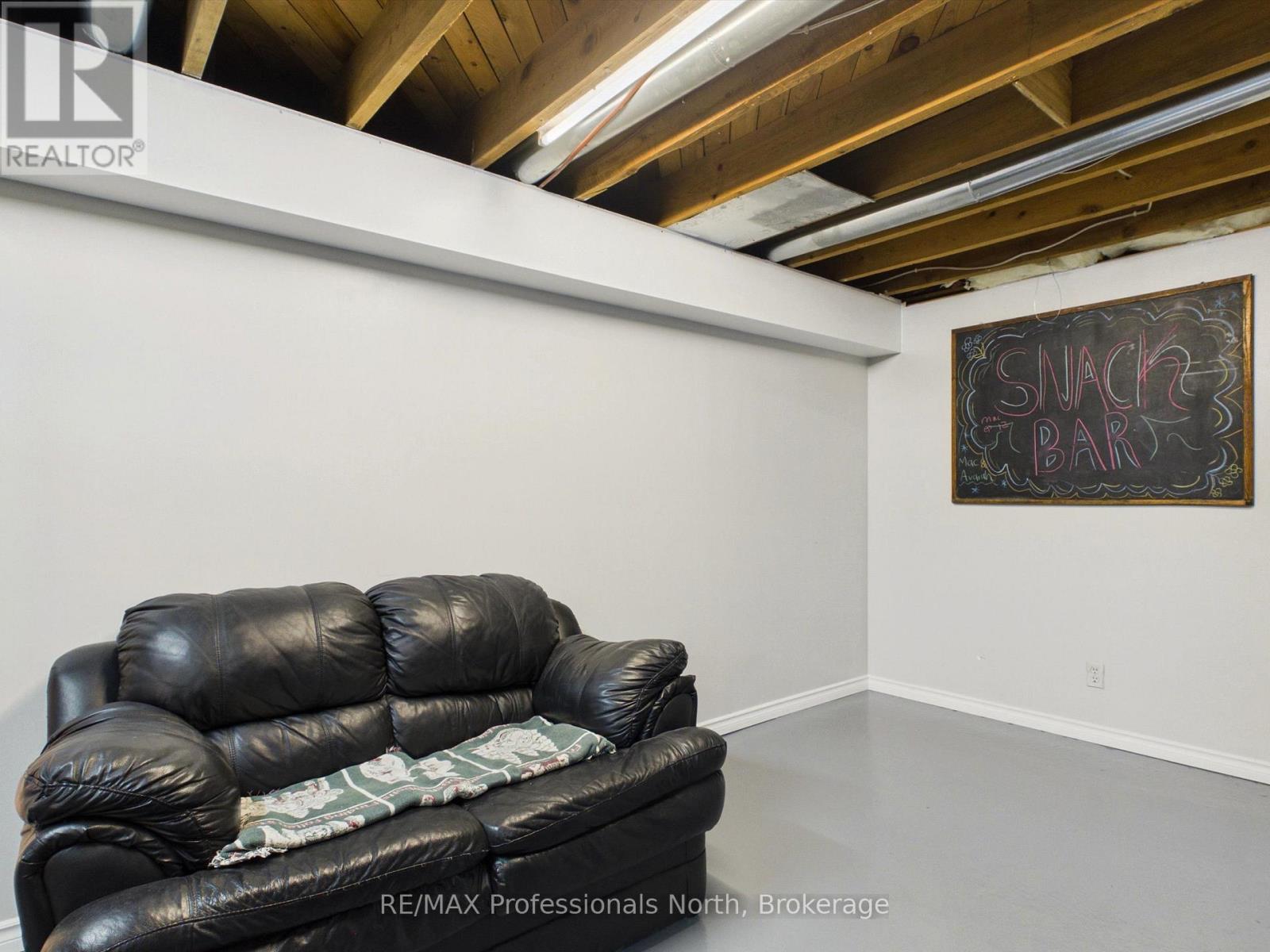 4226 Aspdin Road Property Photo 23