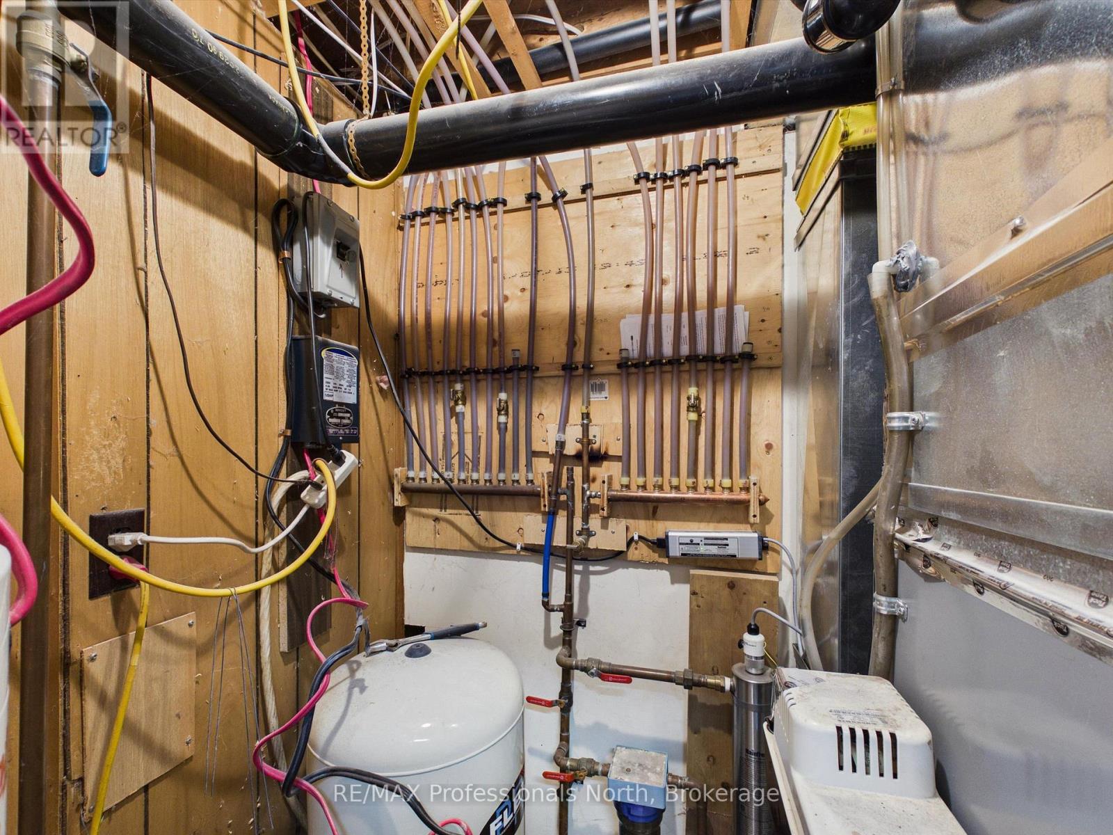 4226 Aspdin Road Property Photo 27