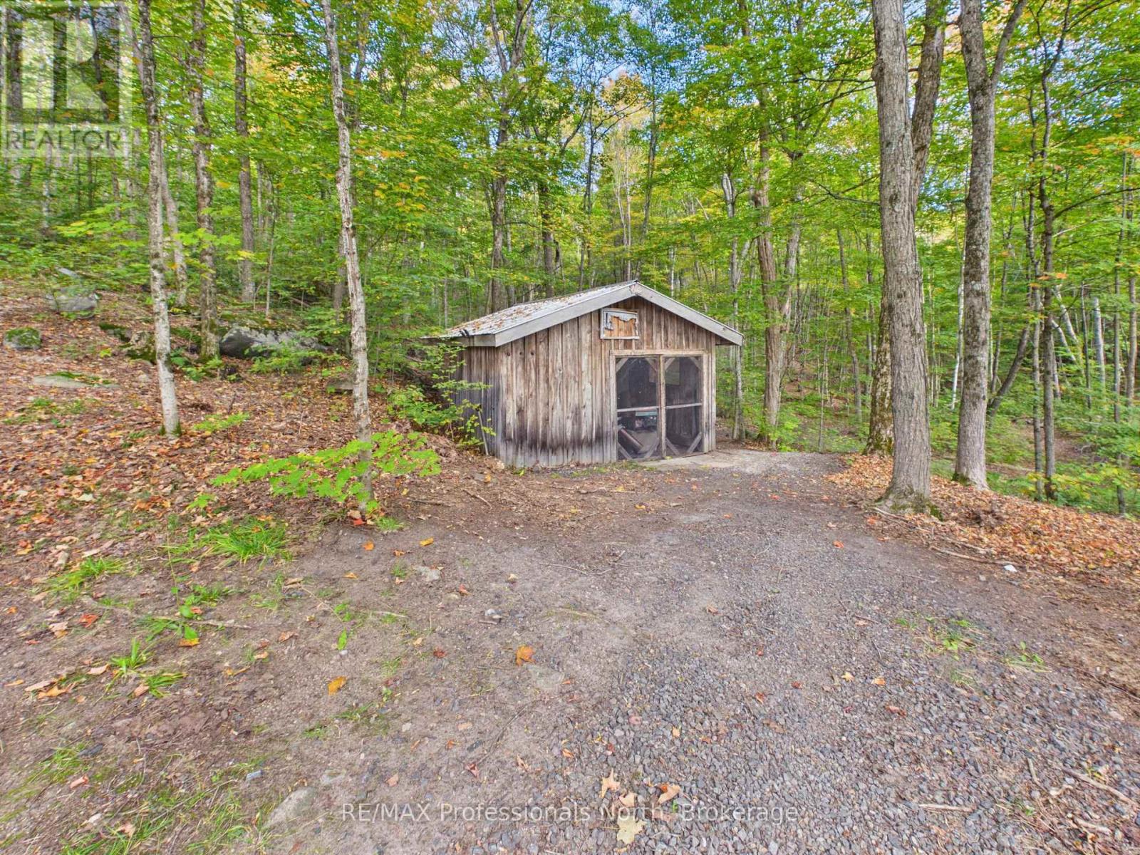 4226 Aspdin Road Property Photo 37