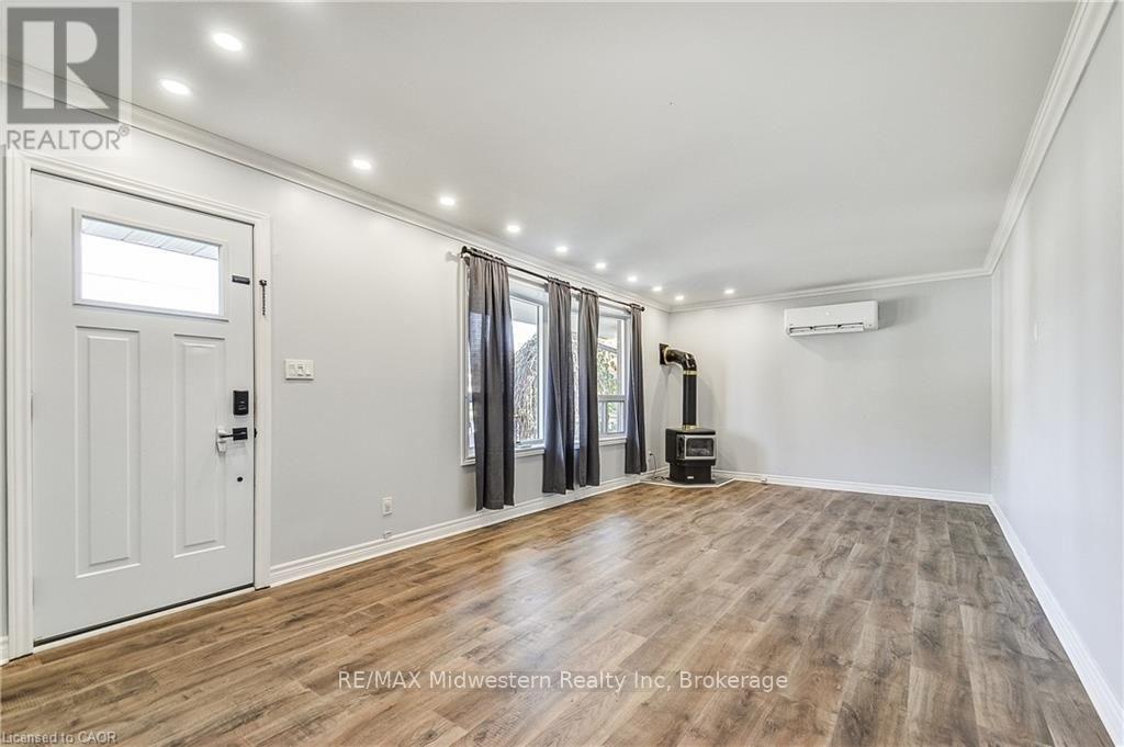 480 Cavan Street Property Photo 8