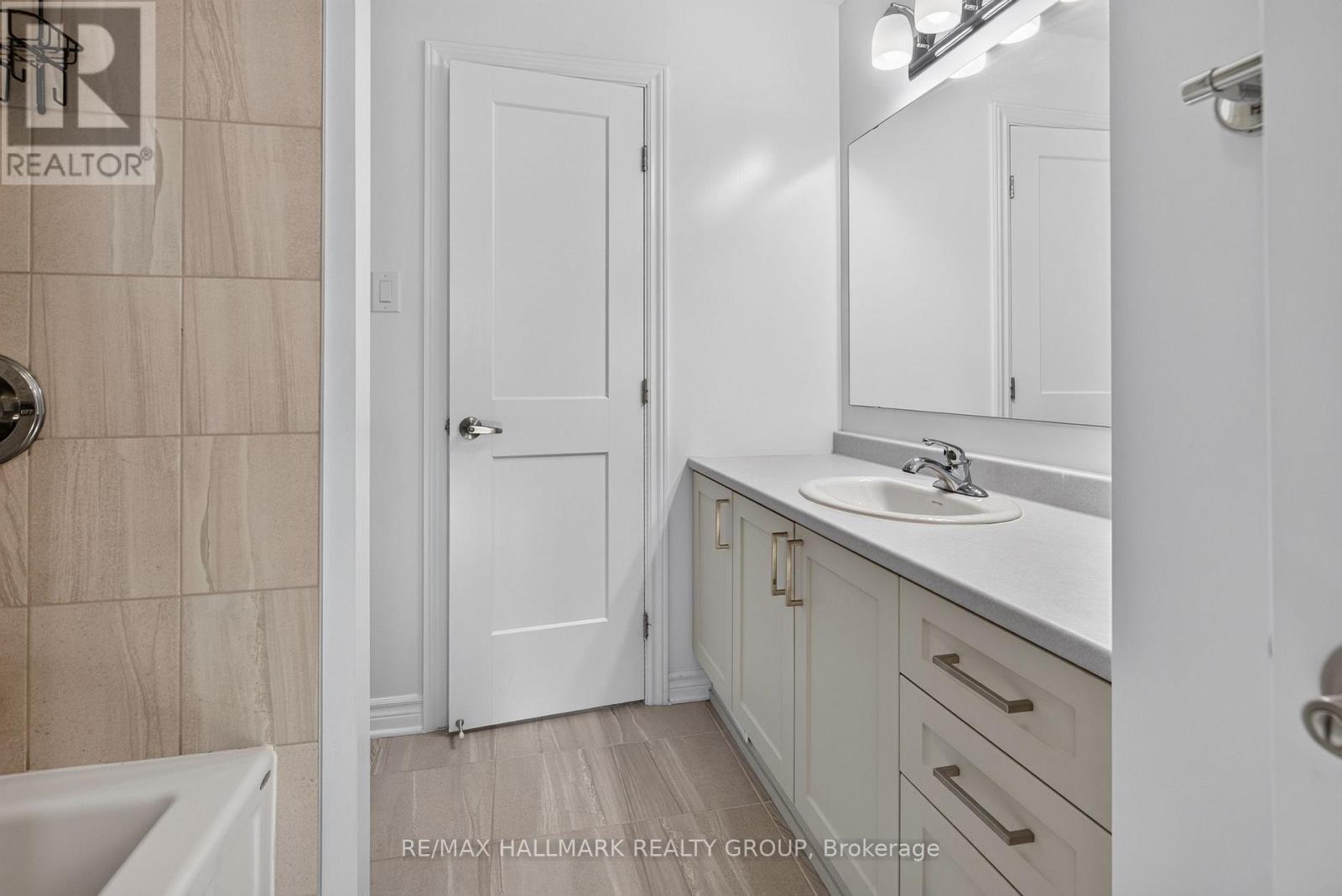 149 Minikan Street Property Photo 38