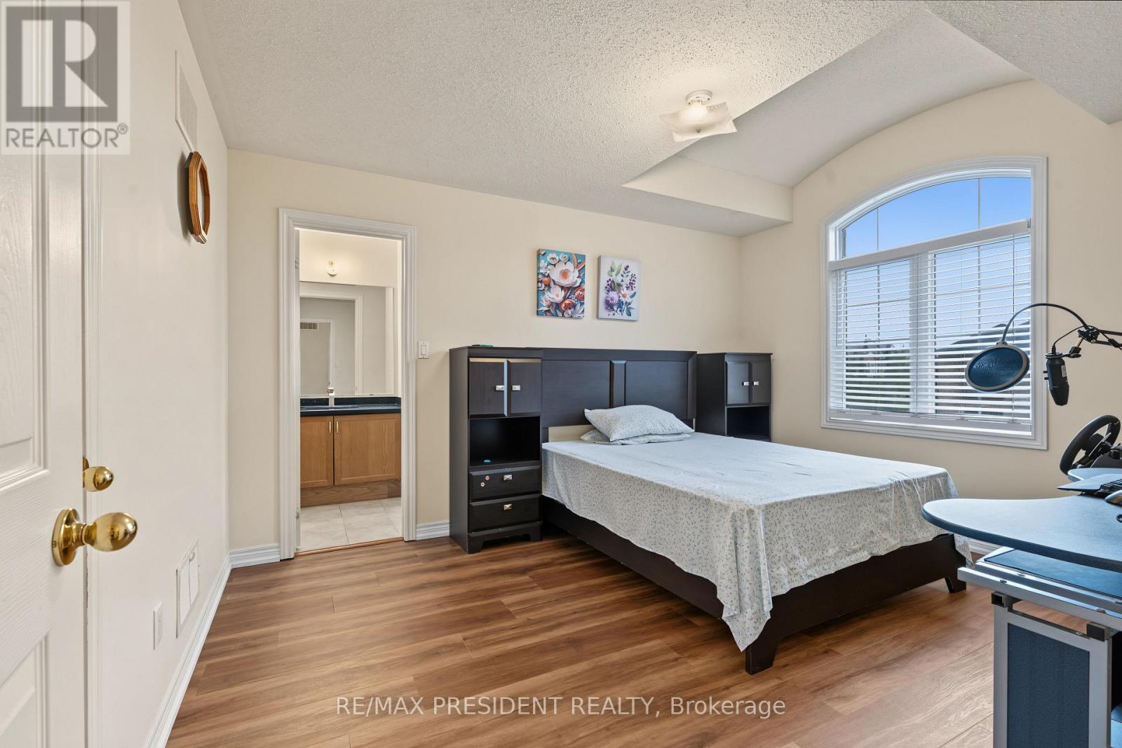 17 Mccartney Street Property Photo 24