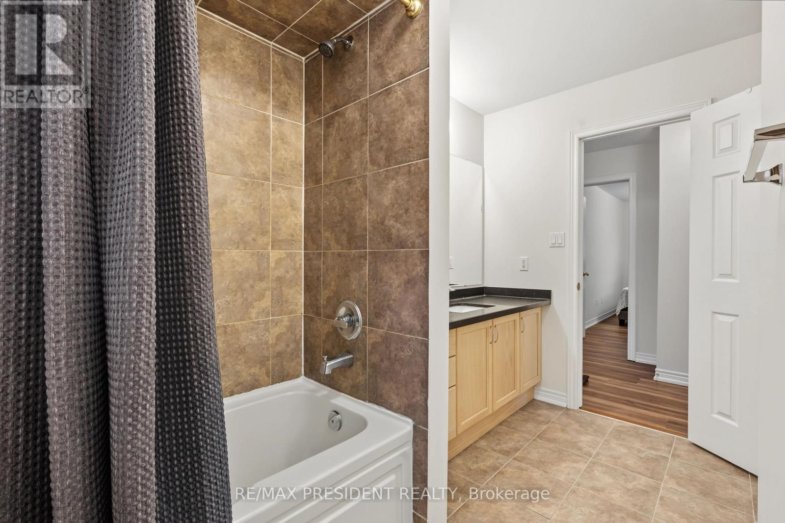 17 Mccartney Street Property Photo 29