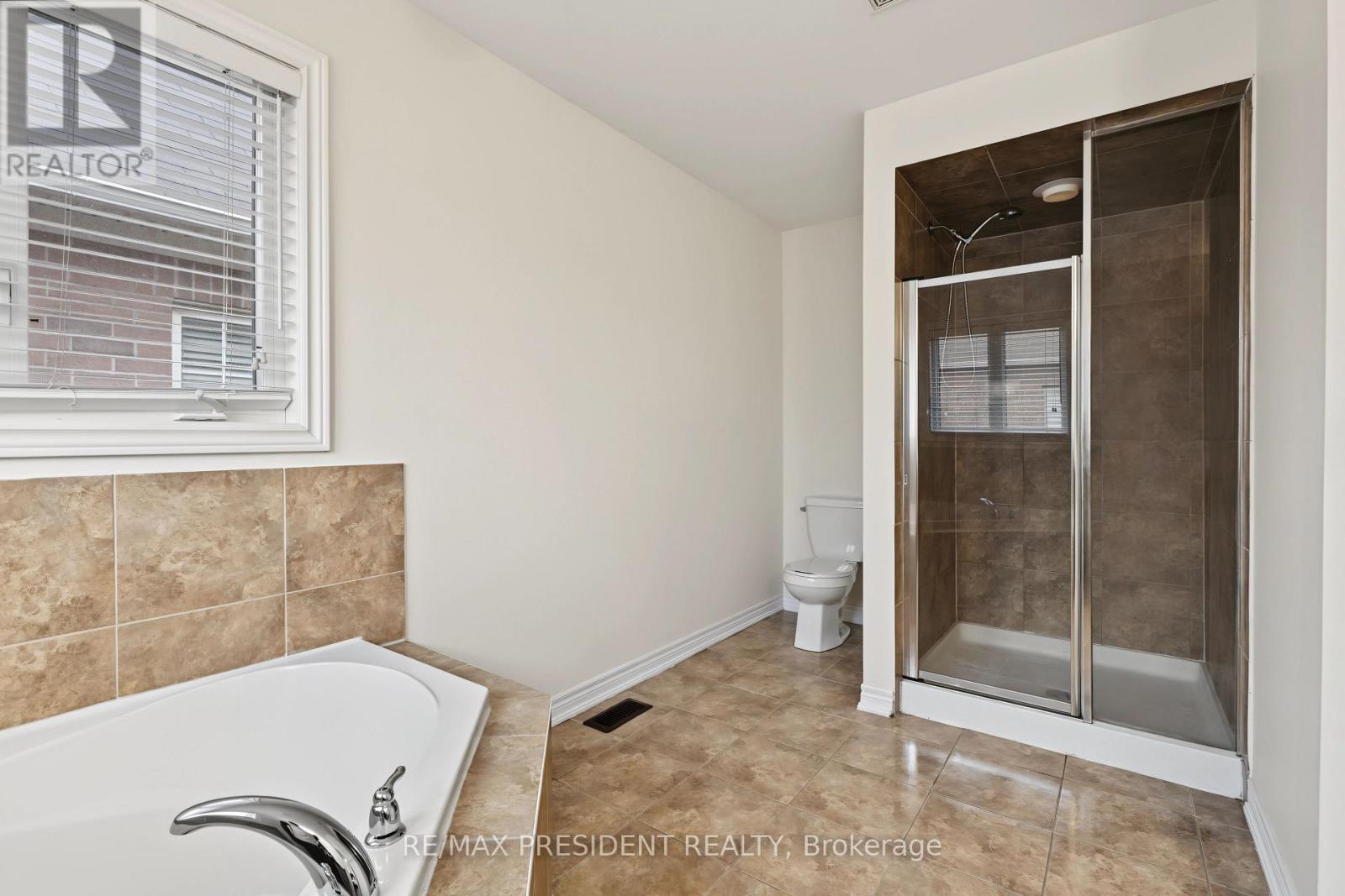 17 Mccartney Street Property Photo 35