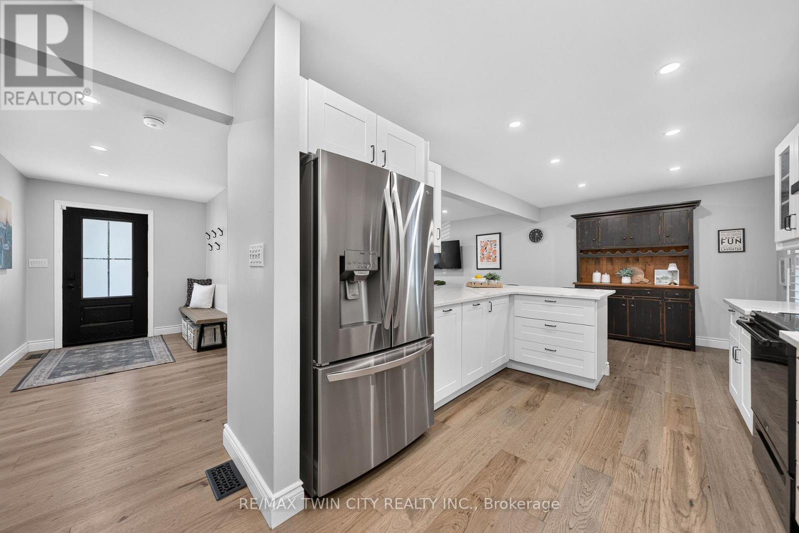13 Southwick Place Property Photo 26