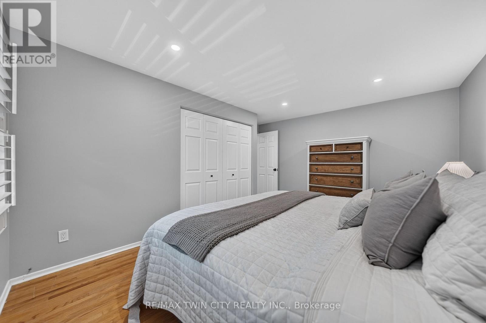 13 Southwick Place Property Photo 29