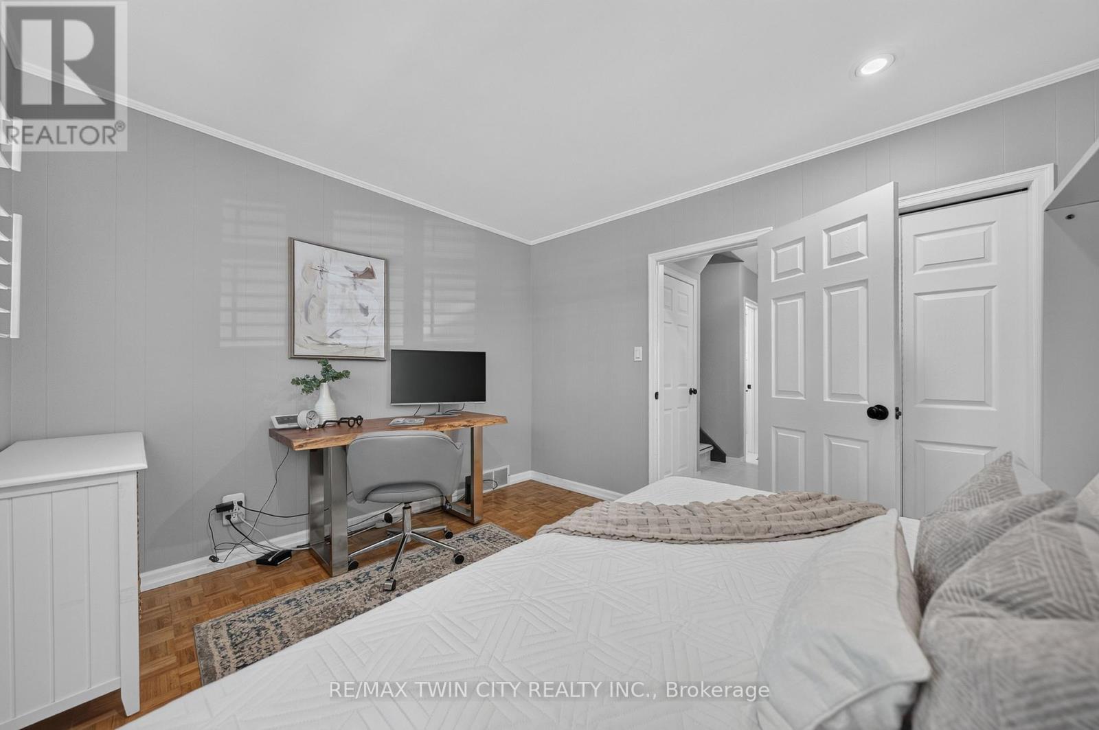 13 Southwick Place Property Photo 38