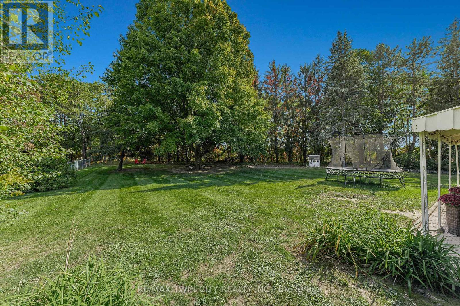 13 Southwick Place Property Photo 44