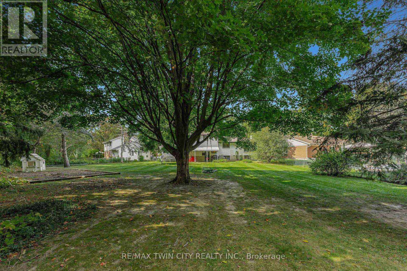 13 Southwick Place Property Photo 47