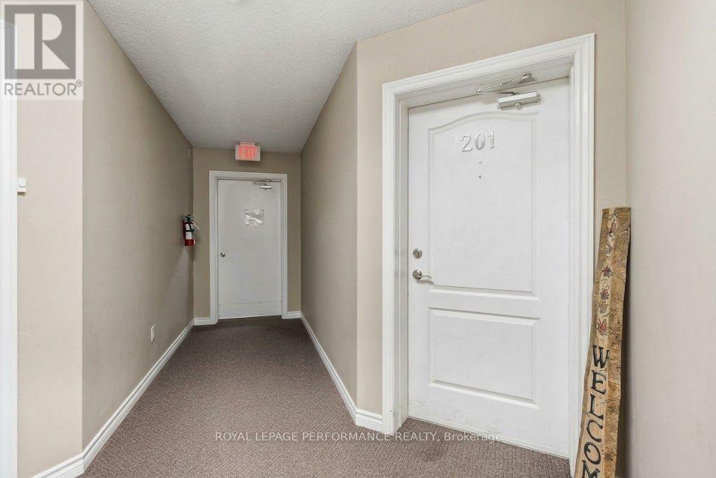 201 - 770 Principale Street Property Photo 16