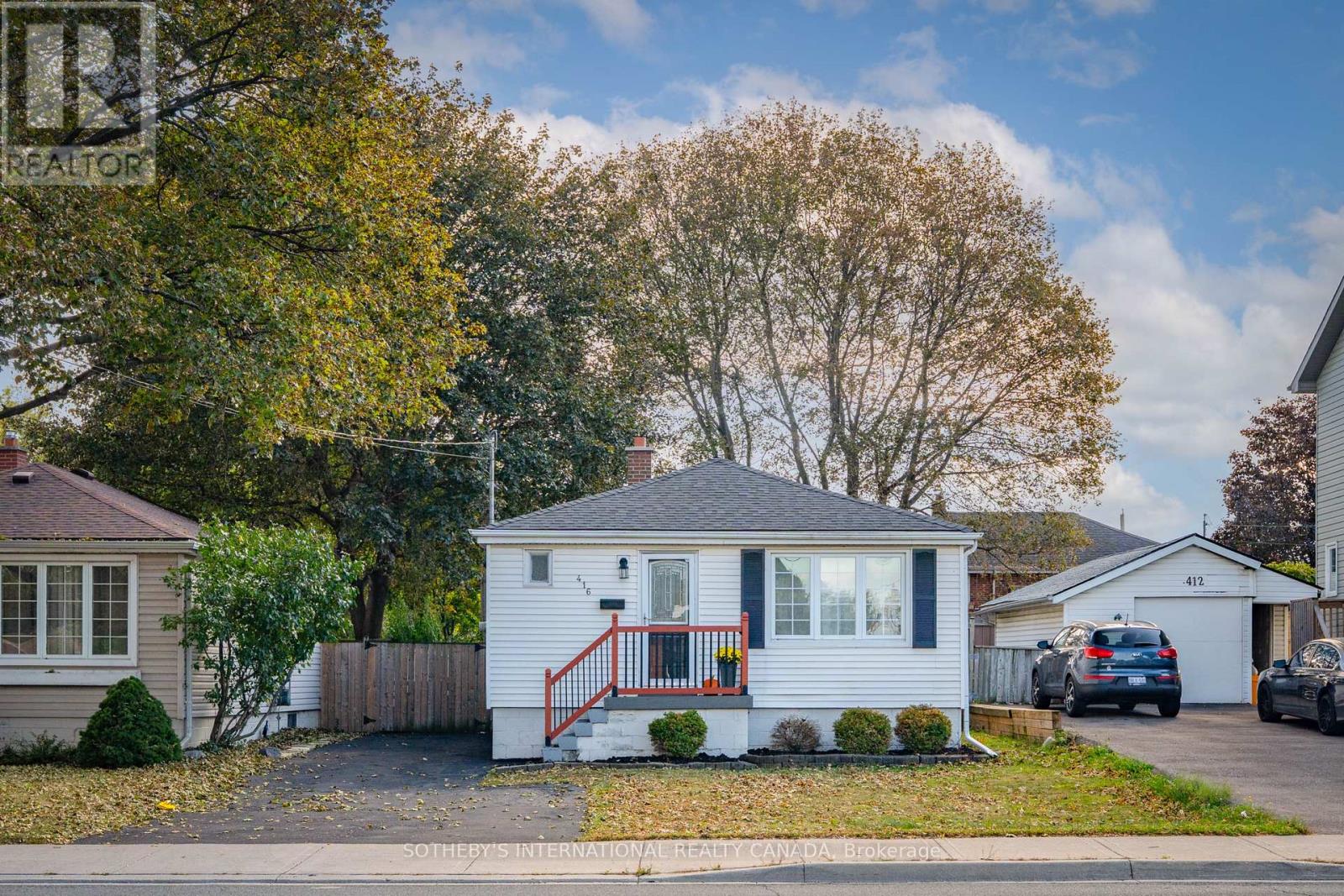 416 Fennell Avenue E Property Photo 1