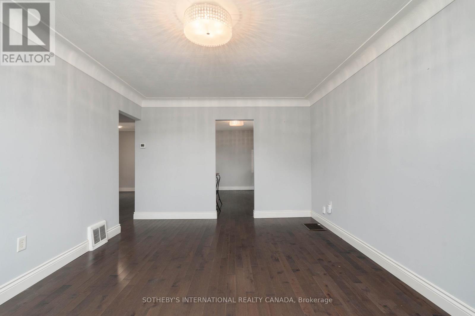 416 Fennell Avenue E Property Photo 6