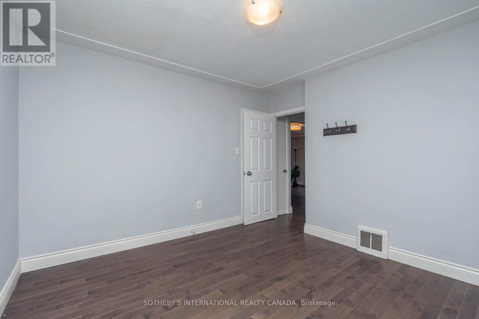 416 Fennell Avenue E Property Photo 16