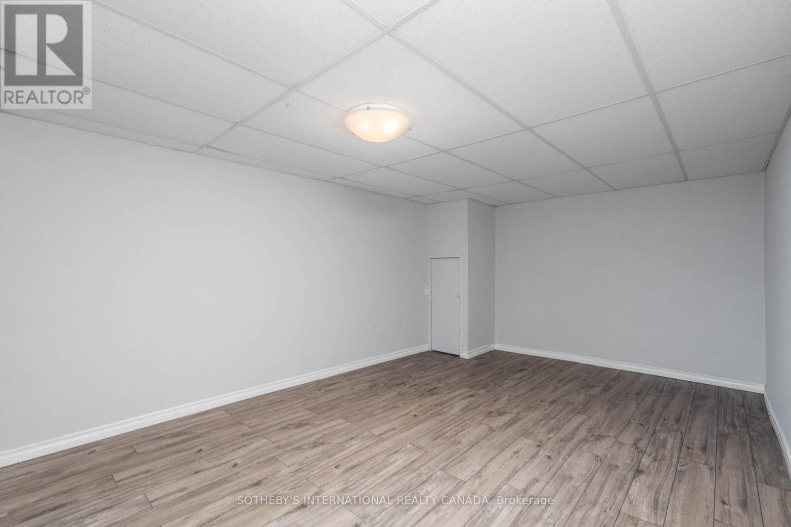 416 Fennell Avenue E Property Photo 19