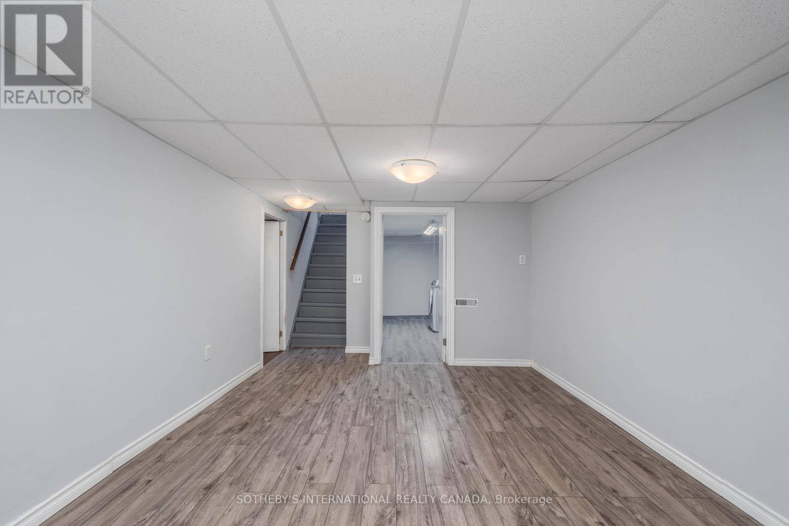 416 Fennell Avenue E Property Photo 20
