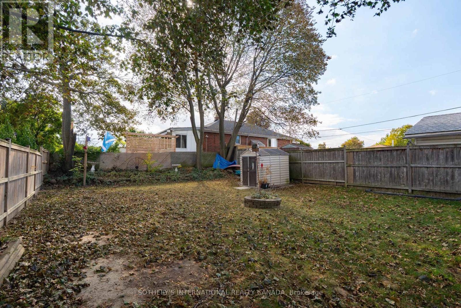 416 Fennell Avenue E Property Photo 27