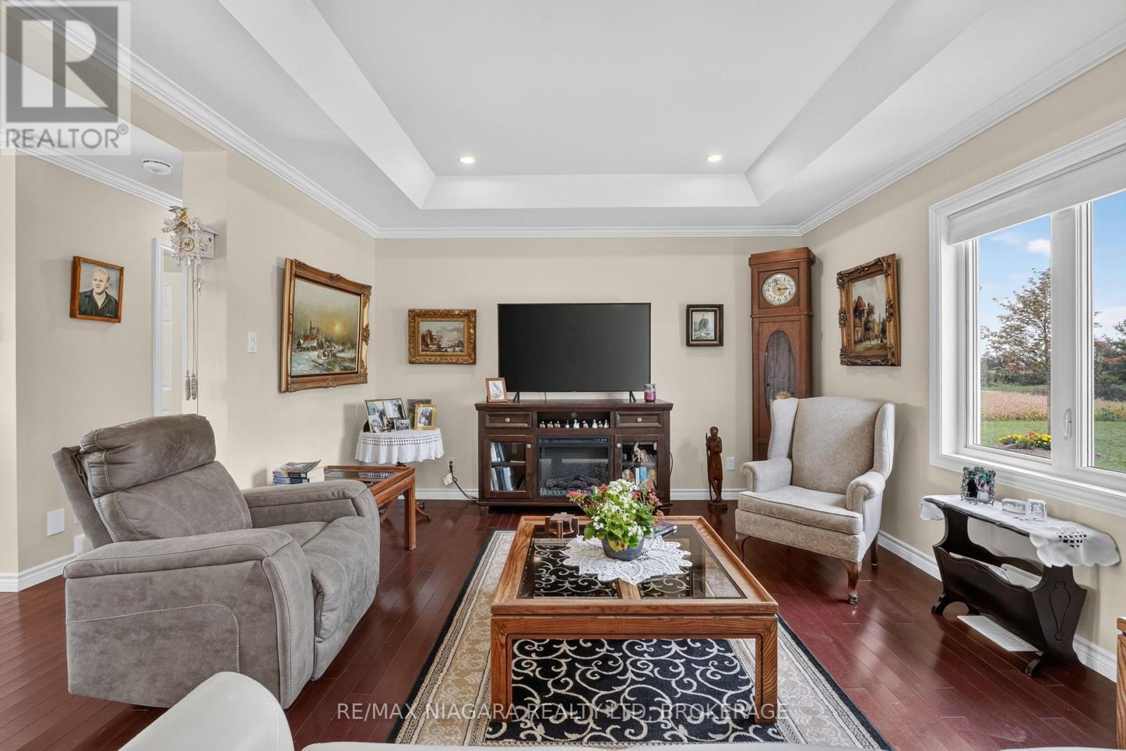 4891 Vaughan Road E Property Photo 6