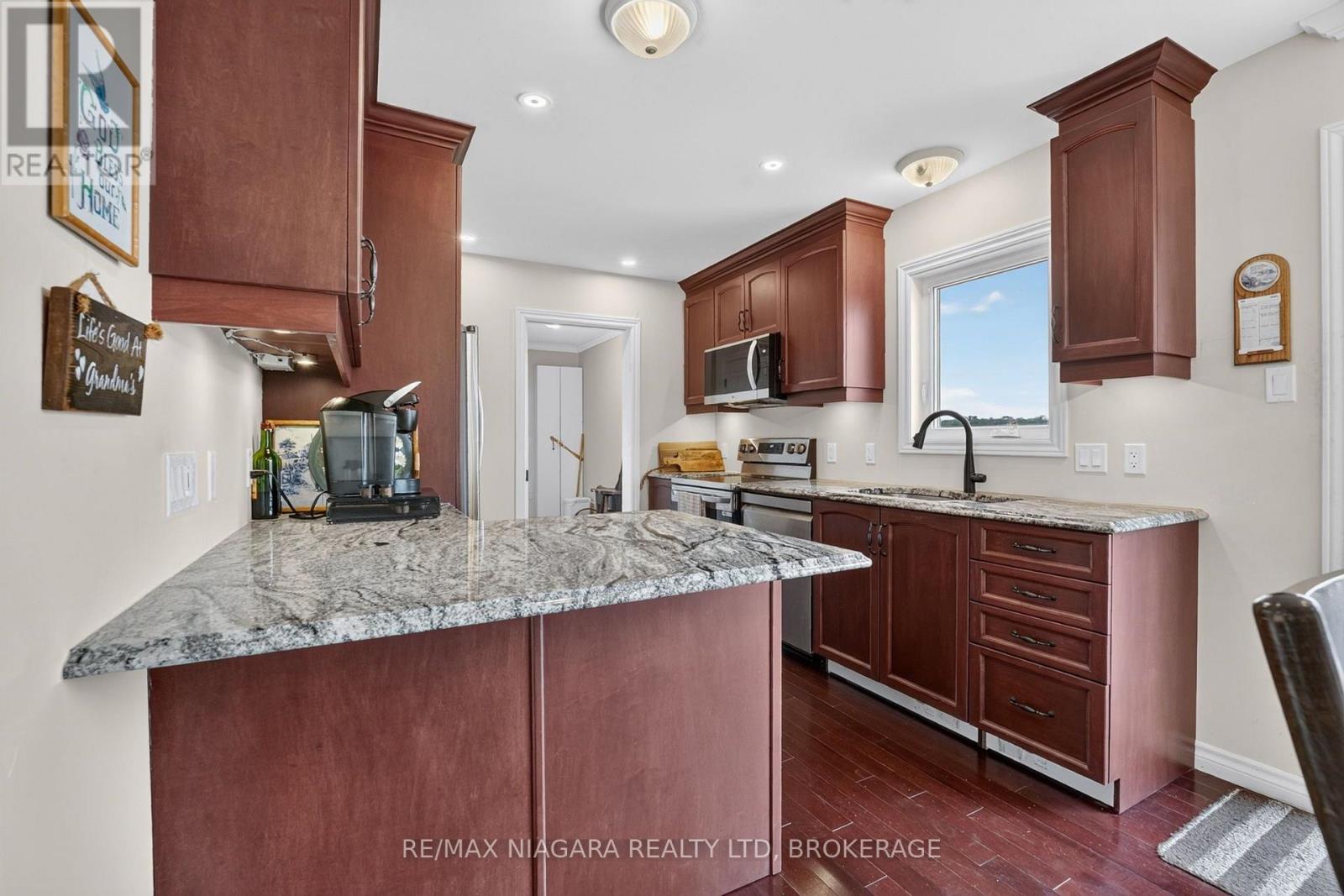 4891 Vaughan Road E Property Photo 17