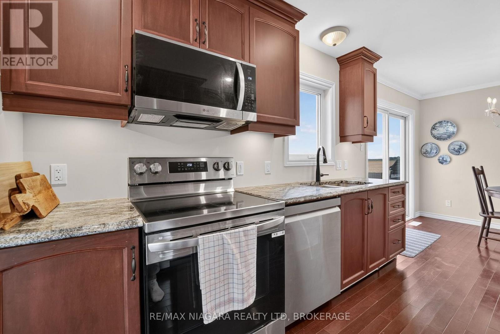 4891 Vaughan Road E Property Photo 24