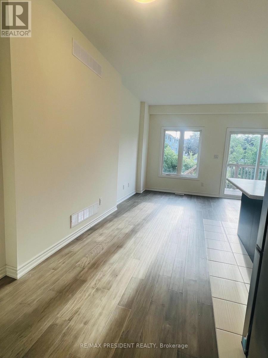 304 Louise Street Property Photo 8