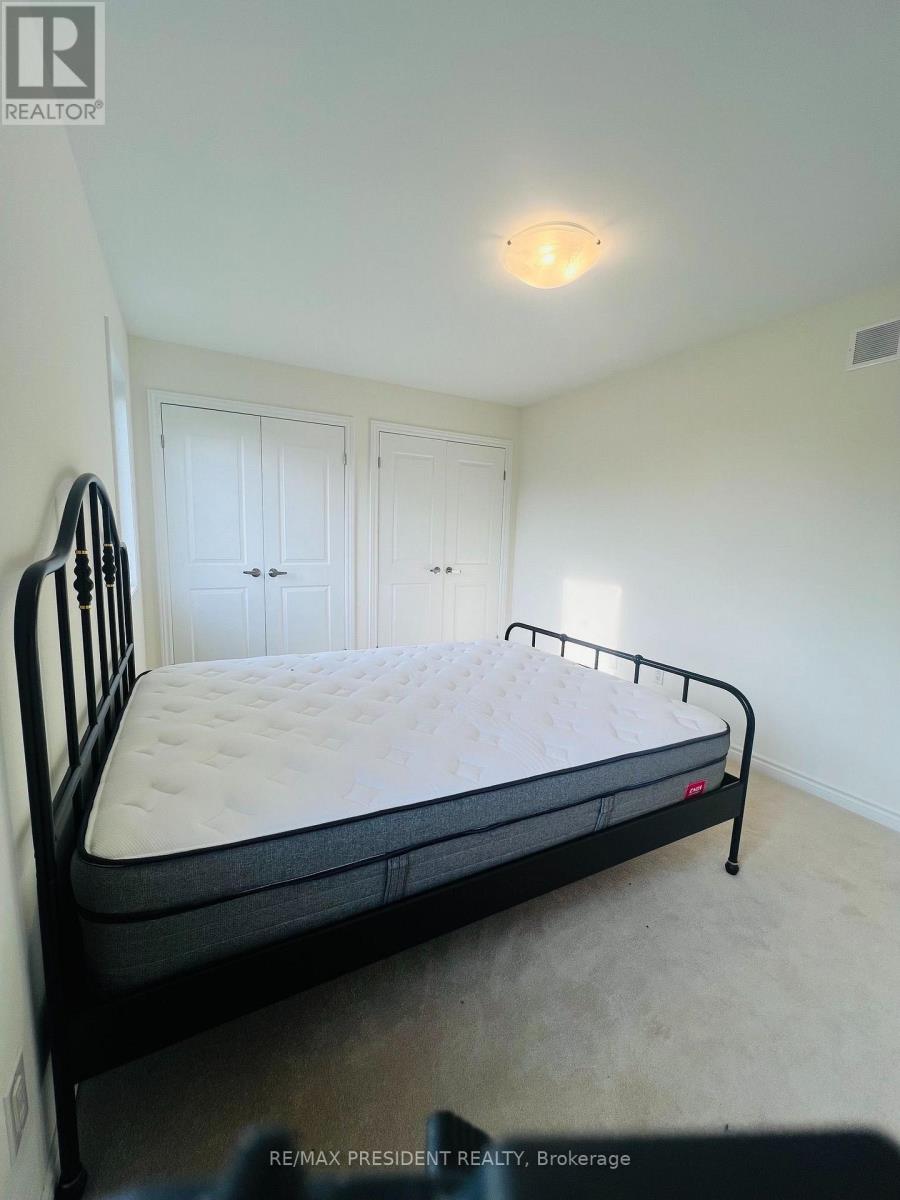 304 Louise Street Property Photo 16