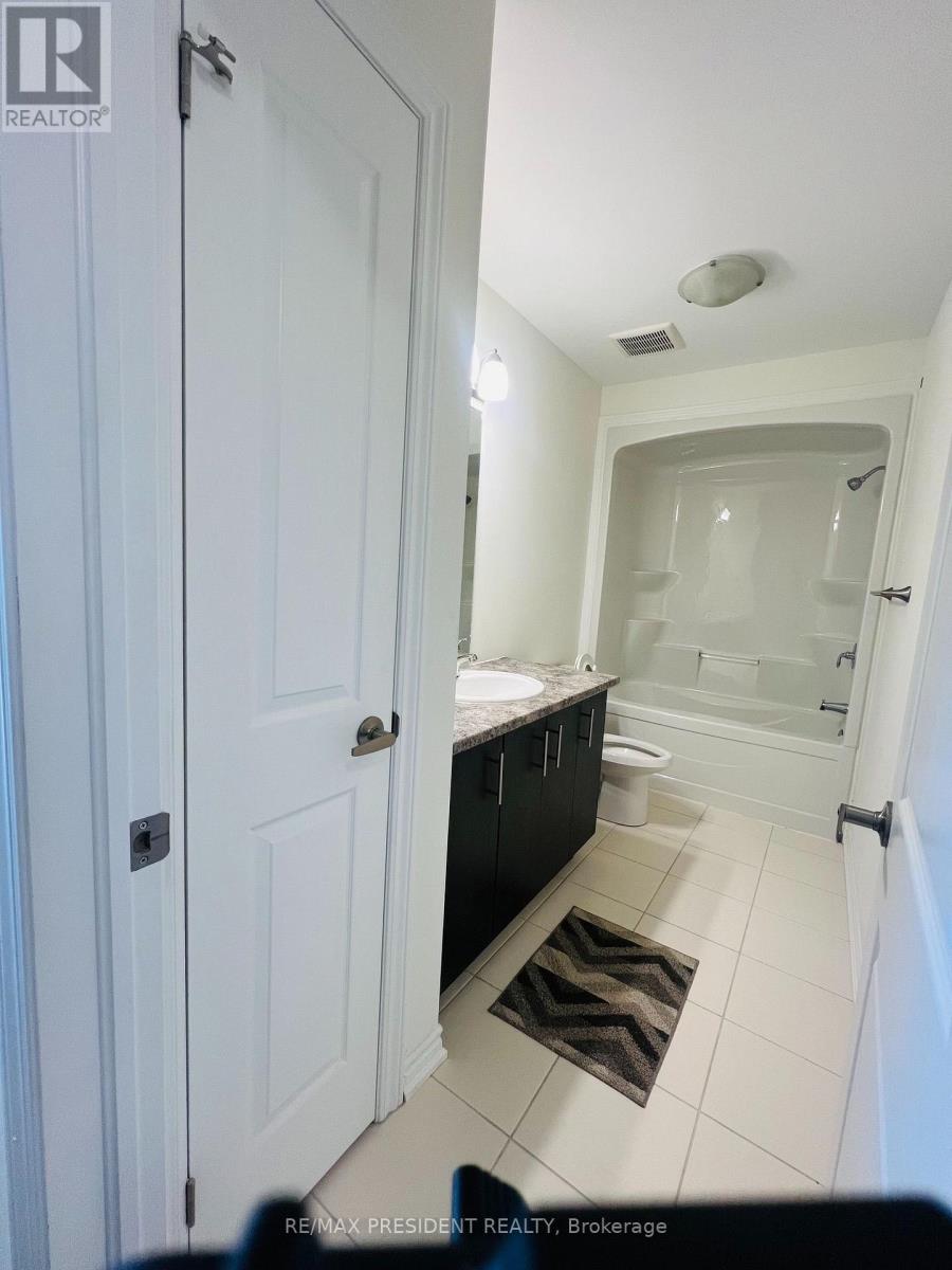 304 Louise Street Property Photo 21