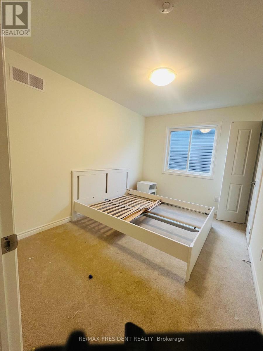 304 Louise Street Property Photo 22