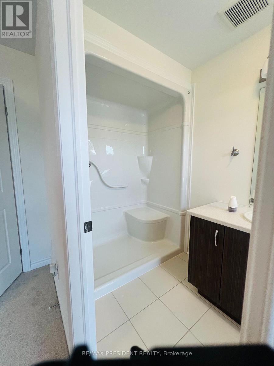 304 Louise Street Property Photo 24
