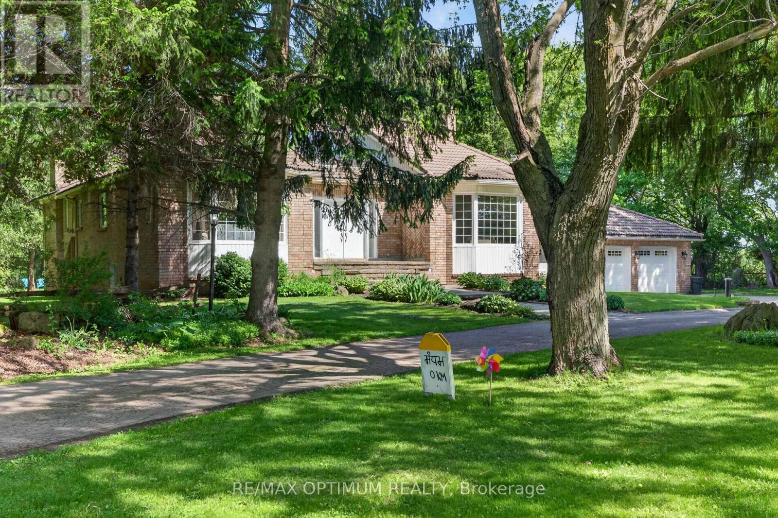 529 Campbellville Road Property Photo 3
