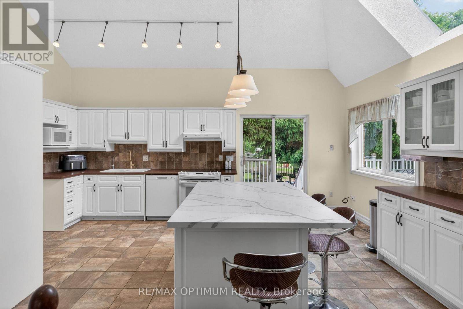 529 Campbellville Road Property Photo 13