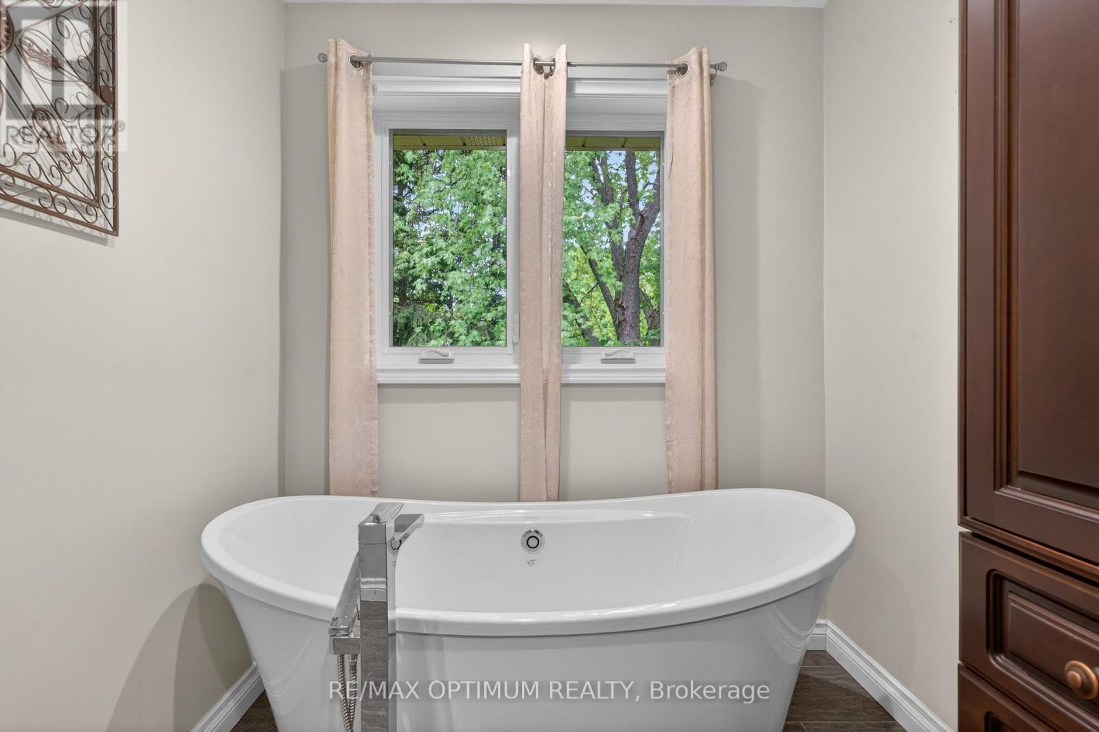 529 Campbellville Road Property Photo 19
