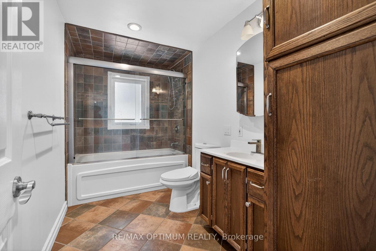 529 Campbellville Road Property Photo 24