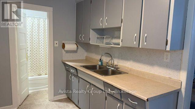 1202 Gore Street W Property Photo 8