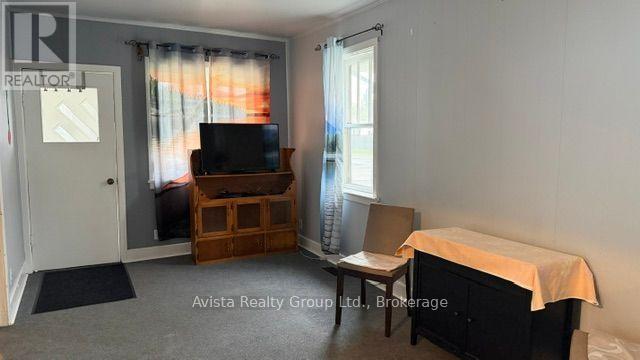 1202 Gore Street W Property Photo 12