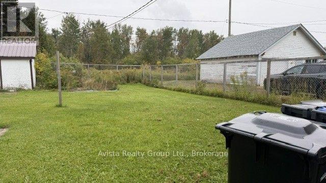 1202 Gore Street W Property Photo 14