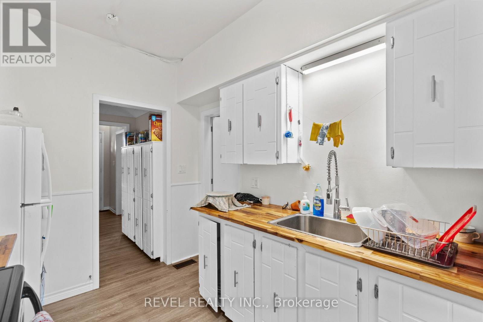 33 Cline Avenue N Property Photo 6