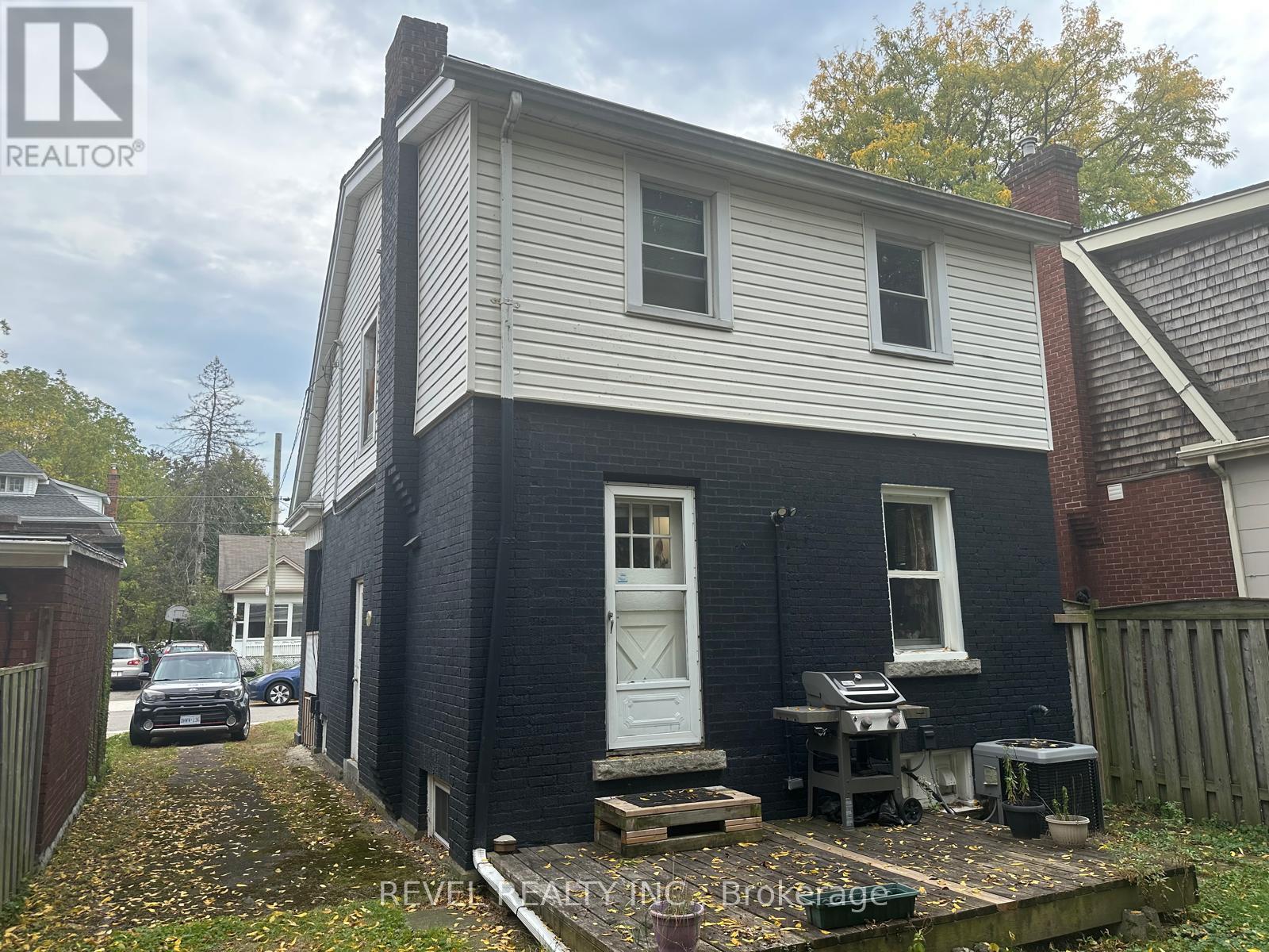 33 Cline Avenue N Property Photo 22