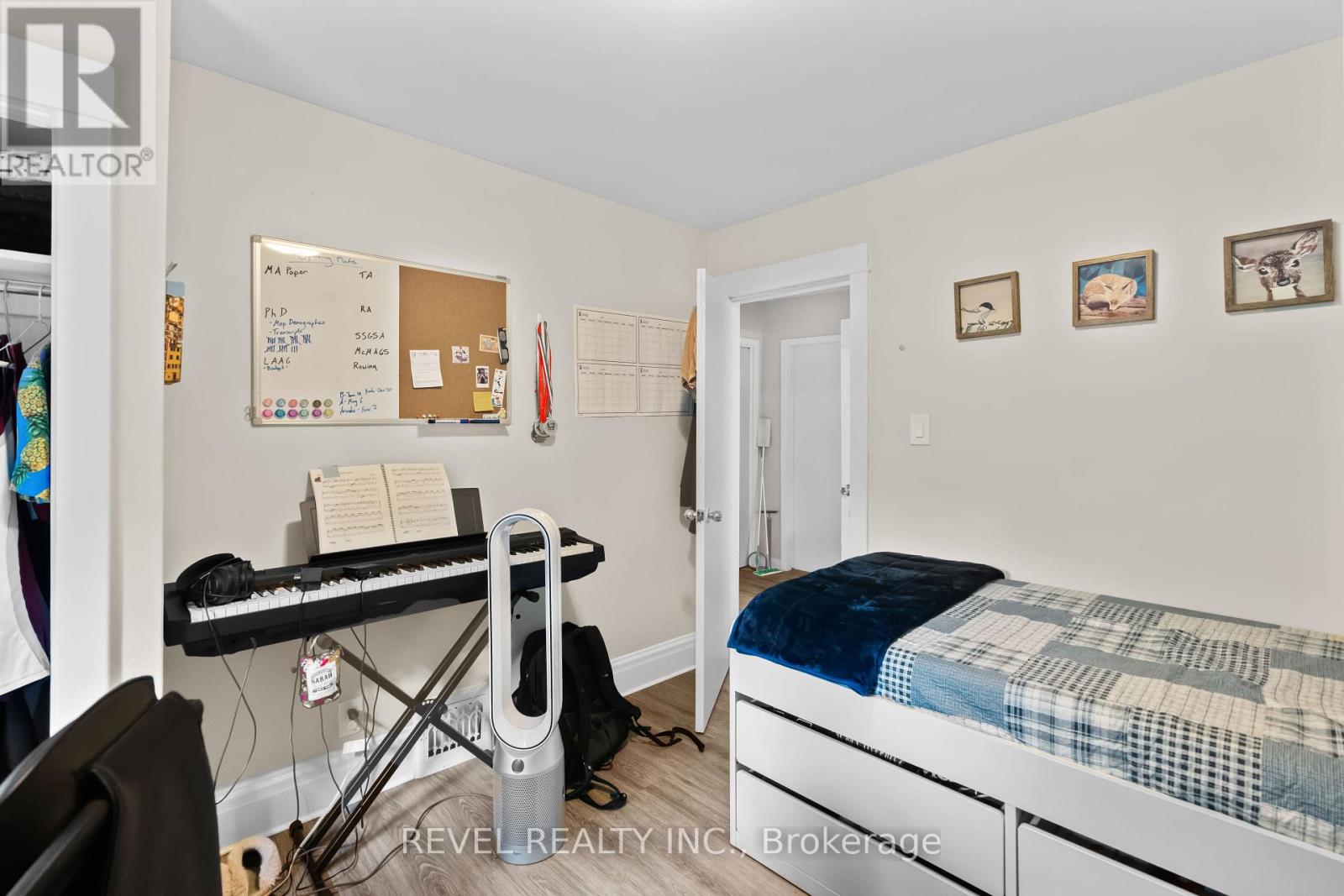 33 Cline Avenue N Property Photo 28
