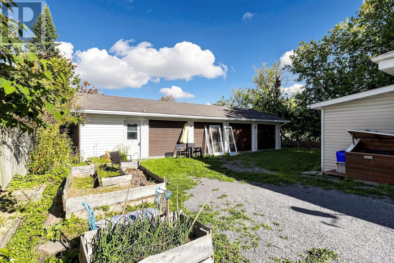 4 Mary Street Property Photo 34
