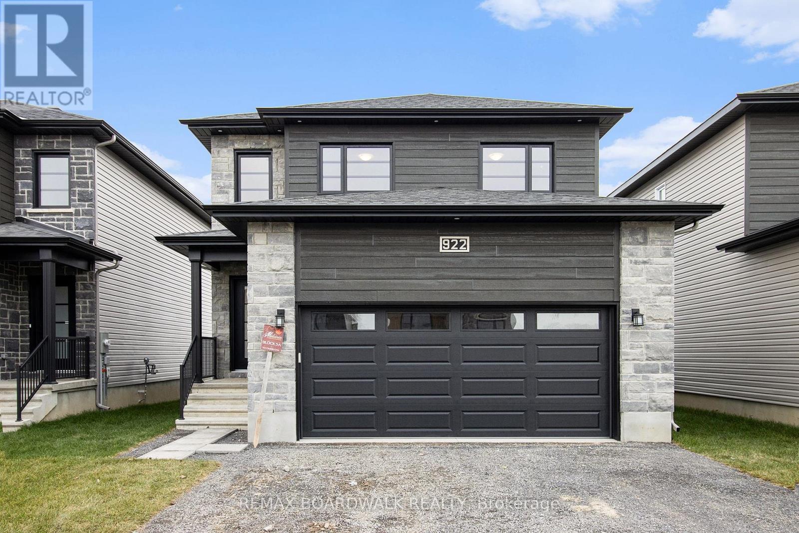 1194 MONTBLANC CRESCENT Property Photo 1