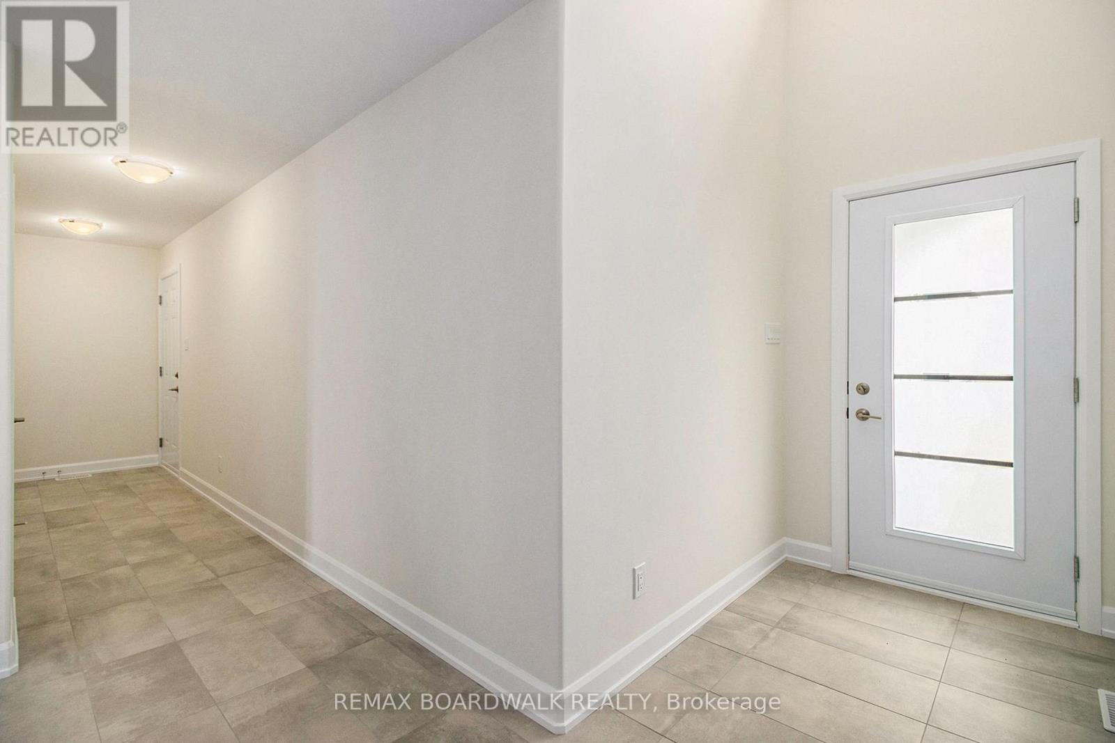 1194 Montblanc Crescent Property Photo 2