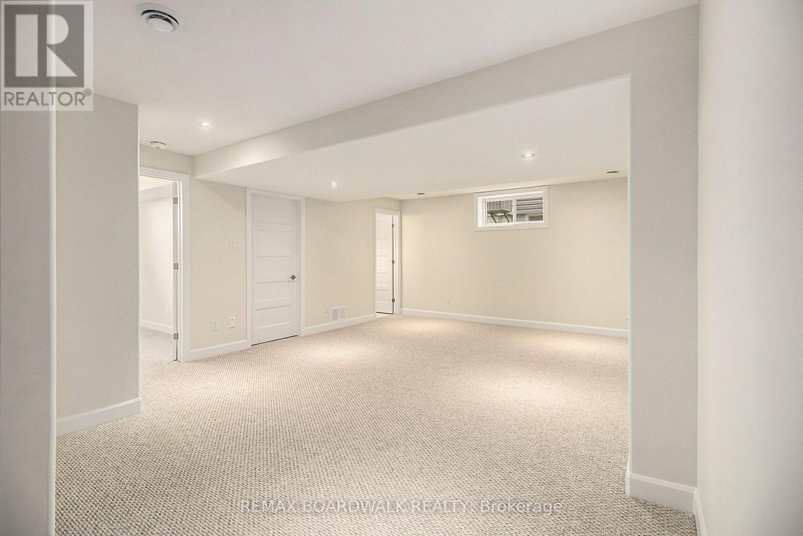 1194 Montblanc Crescent Property Photo 13