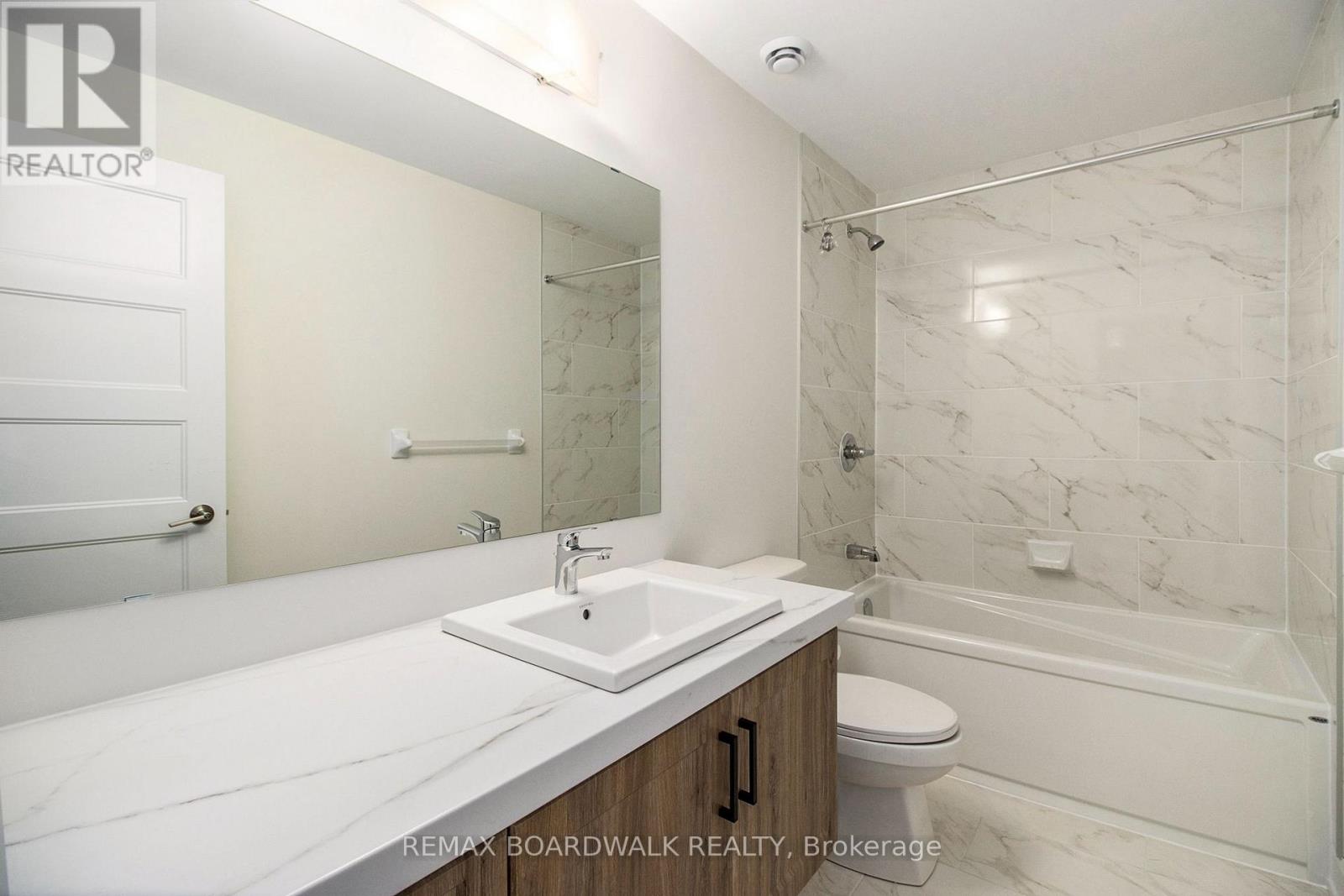 1194 Montblanc Crescent Property Photo 15